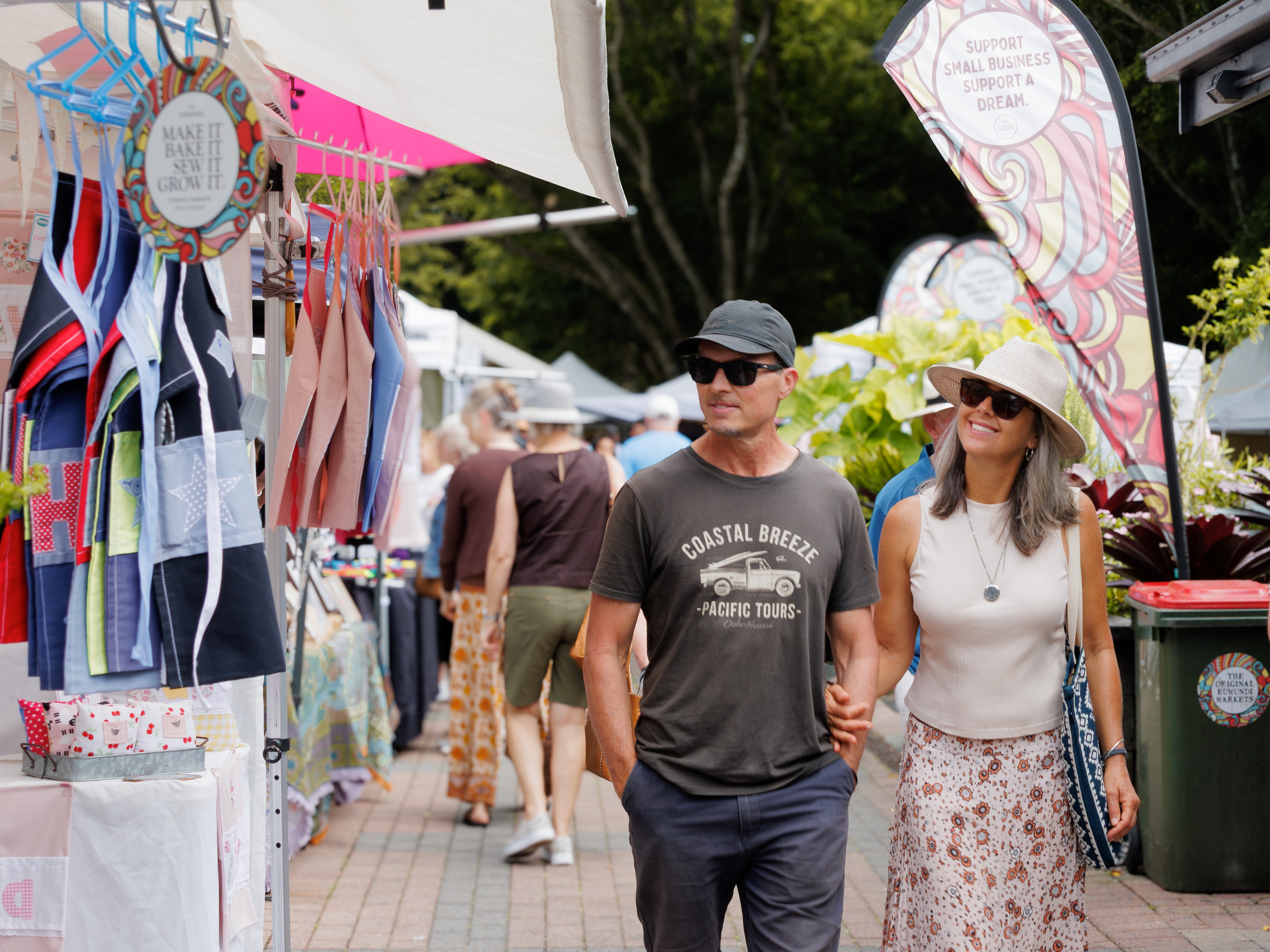 Original Eumundi Markets Visitors Image